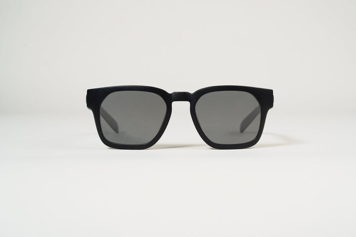 images/dav-blk-fr-g15.jpg