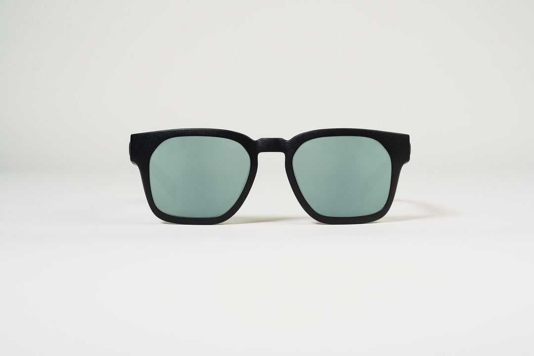 images/dav-blk-fr-g15bkm.jpg