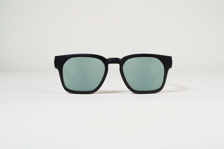 images/dav-blk-fr-g15bkm.jpg