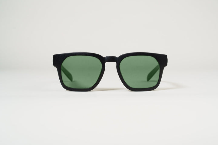 images/dav-blk-fr-gr15.jpg